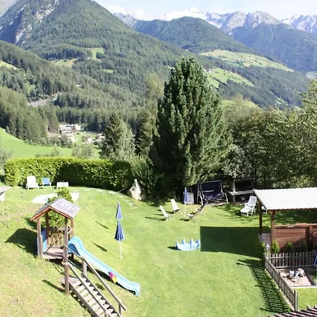 Bed & Breakfast Lechnerhof Lutago